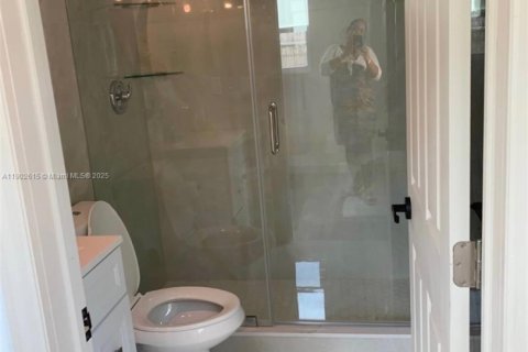 Купить виллу или дом в Хомстед, Флорида 5 спален, 216.18м2, № 1954120 - фото 7