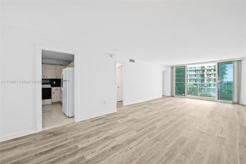 Condo in Miami Beach, Florida, 2 bedrooms  № 1957561 - photo 3