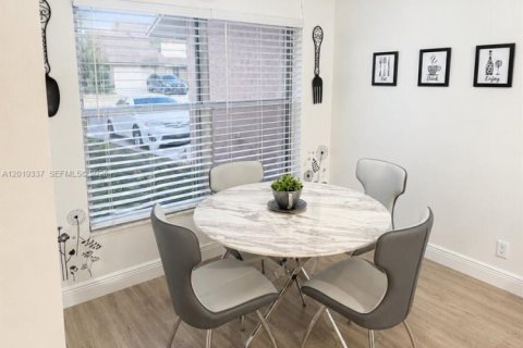 Adosado en venta en Wellington, Florida, 3 dormitorios, 193.61 m2 № 2185307 - foto 6