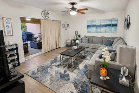 Adosado en venta en Wellington, Florida, 3 dormitorios, 193.61 m2 № 2185307 - foto 11