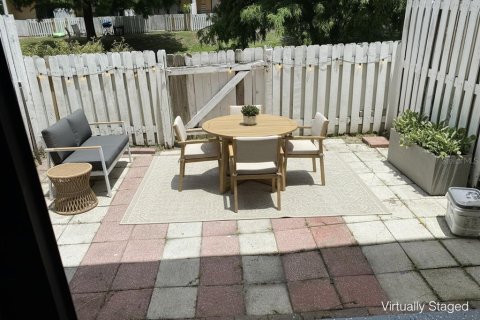 Townhouse in Land O' Lakes, Florida 2 bedrooms, 95.88 sq.m. № 2167192 - photo 10
