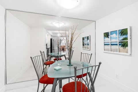 Condominio en alquiler en Riviera Beach, Florida, 2 dormitorios, 140.19 m2 № 2168291 - foto 12