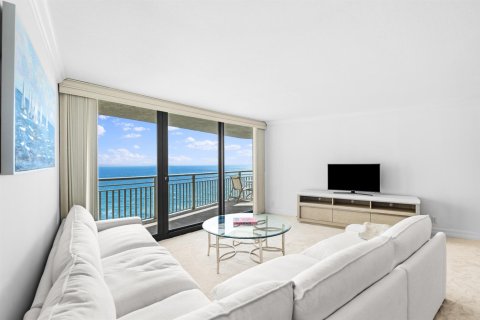 Condominio en alquiler en Riviera Beach, Florida, 2 dormitorios, 140.19 m2 № 2168291 - foto 3