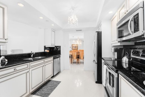 Condominio en alquiler en Riviera Beach, Florida, 2 dormitorios, 140.19 m2 № 2168291 - foto 11