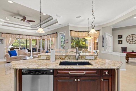 Villa ou maison à vendre à Bradenton, Floride: 4 chambres, 245.82 m2 № 2388536 - photo 11