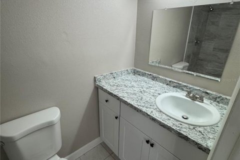 House in Port Richey, Florida 3 bedrooms, 144.28 sq.m. № 2101935 - photo 12
