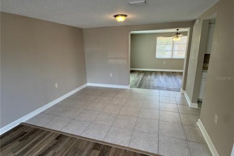 House in Port Richey, Florida 3 bedrooms, 144.28 sq.m. № 2101935 - photo 6