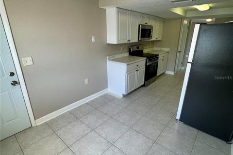House in Port Richey, Florida 3 bedrooms, 144.28 sq.m. № 2101935 - photo 8