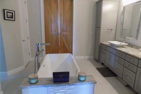 House in Punta Gorda, Florida 4 bedrooms, 305.09 sq.m. № 1820454 - photo 8
