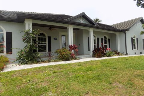 House in Punta Gorda, Florida 4 bedrooms, 305.09 sq.m. № 1820454 - photo 1