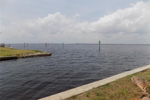 House in Punta Gorda, Florida 4 bedrooms, 305.09 sq.m. № 1820454 - photo 28