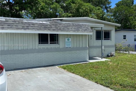 Villa ou maison à vendre à Fort Lauderdale, Floride: 4 chambres, 101.45 m2 № 1995166 - photo 11