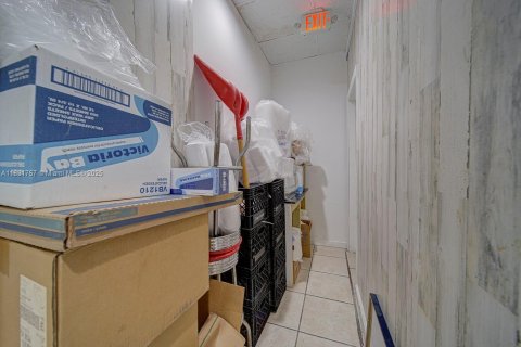 Propiedad comercial en venta en Homestead, Florida № 1934346 - foto 8