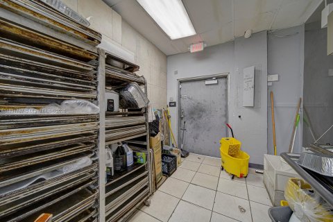 Propiedad comercial en venta en Homestead, Florida № 1934346 - foto 4