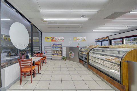 Propiedad comercial en venta en Homestead, Florida № 1934346 - foto 24