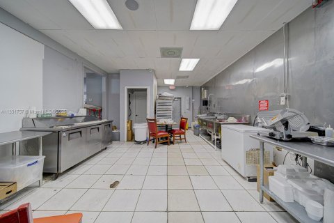 Propiedad comercial en venta en Homestead, Florida № 1934346 - foto 2