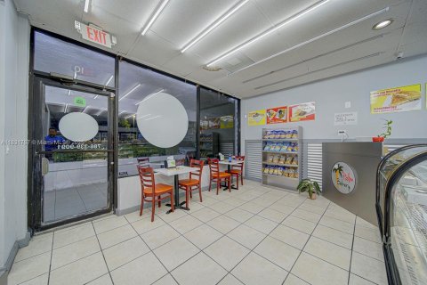 Propiedad comercial en venta en Homestead, Florida № 1934346 - foto 13
