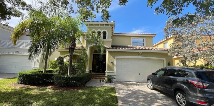 House in Cutler Bay, Florida 3 bedrooms, 197.51 sq.m. № 1969434