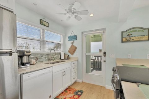 Condo in Englewood, Florida, 1 bedroom  № 1547511 - photo 12