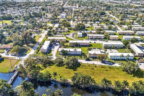 Adosado en venta en Miami, Florida, 3 dormitorios, 106.84 m2 № 1891980 - foto 23