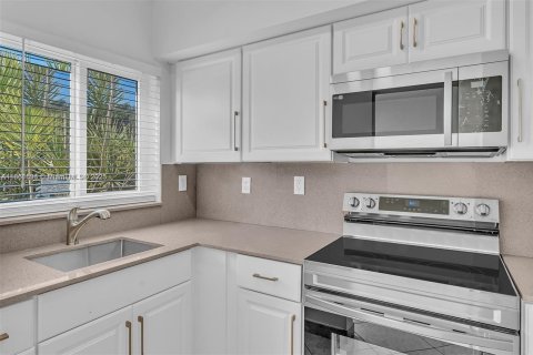 Adosado en venta en Miami, Florida, 3 dormitorios, 106.84 m2 № 1891980 - foto 1