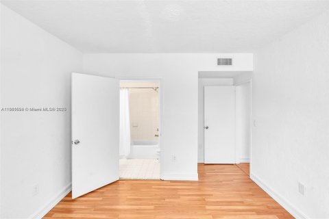 Adosado en venta en Miami, Florida, 3 dormitorios, 106.84 m2 № 1891980 - foto 21