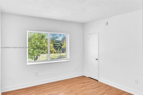Adosado en venta en Miami, Florida, 3 dormitorios, 106.84 m2 № 1891980 - foto 18