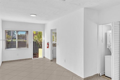 Adosado en venta en Miami, Florida, 3 dormitorios, 106.84 m2 № 1891980 - foto 5