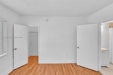 Adosado en venta en Miami, Florida, 3 dormitorios, 106.84 m2 № 1891980 - foto 20