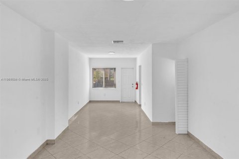 Adosado en venta en Miami, Florida, 3 dormitorios, 106.84 m2 № 1891980 - foto 3