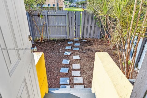 Adosado en venta en Miami, Florida, 3 dormitorios, 106.84 m2 № 1891980 - foto 9