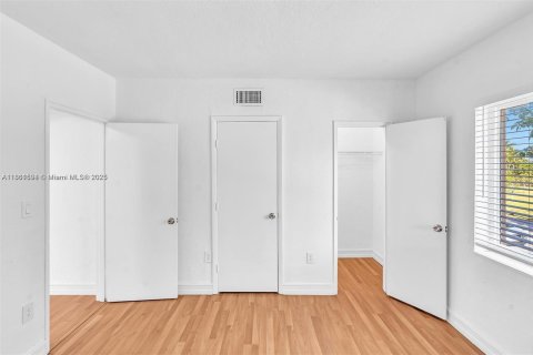 Adosado en venta en Miami, Florida, 3 dormitorios, 106.84 m2 № 1891980 - foto 16