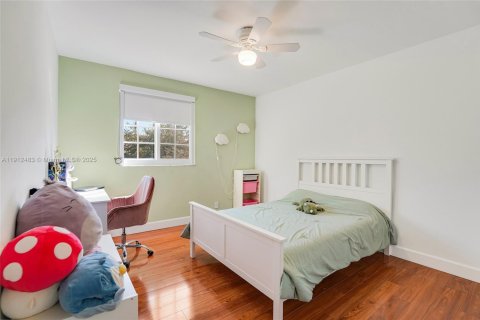 Casa en venta en Weston, Florida, 4 dormitorios, 230.21 m2 № 1968717 - foto 9