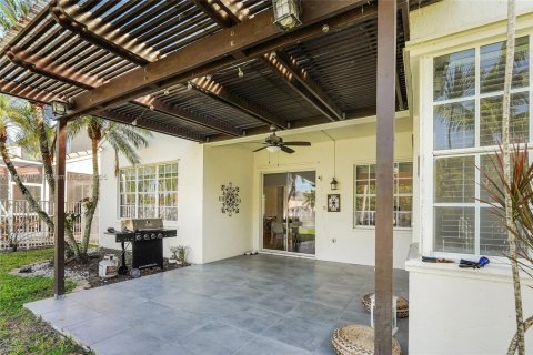 Casa en venta en Weston, Florida, 4 dormitorios, 230.21 m2 № 1968717 - foto 16
