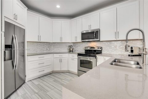 Casa en venta en Weston, Florida, 4 dormitorios, 230.21 m2 № 1968717 - foto 2