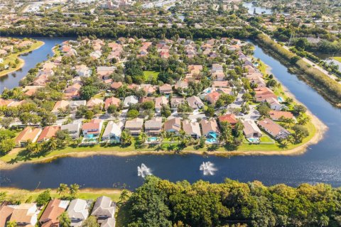 Casa en venta en Weston, Florida, 4 dormitorios, 230.21 m2 № 1968717 - foto 21