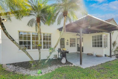 Casa en venta en Weston, Florida, 4 dormitorios, 230.21 m2 № 1968717 - foto 17