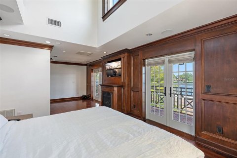 House in Saint Petersburg, Florida 4 bedrooms, 363.06 sq.m. № 1621844 - photo 10