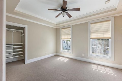 House in Saint Petersburg, Florida 4 bedrooms, 363.06 sq.m. № 1621844 - photo 29