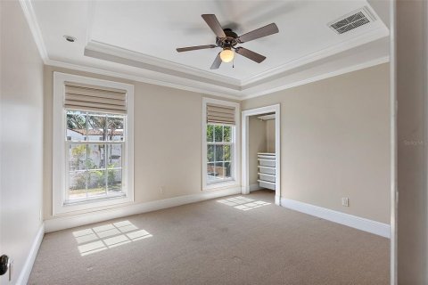 House in Saint Petersburg, Florida 4 bedrooms, 363.06 sq.m. № 1621844 - photo 28