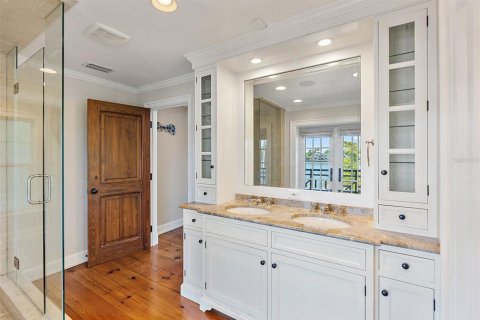 House in Saint Petersburg, Florida 4 bedrooms, 363.06 sq.m. № 1621844 - photo 21