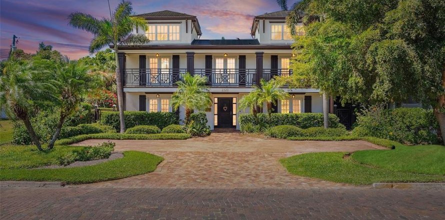 Casa en Saint Petersburg, Florida 4 dormitorios, 363.06 m2 № 1621844