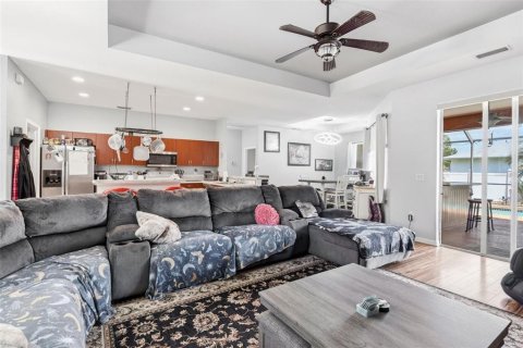 House in North Port, Florida 3 bedrooms, 192.49 sq.m. № 2195135 - photo 11