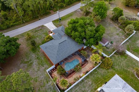 House in North Port, Florida 3 bedrooms, 192.49 sq.m. № 2195135 - photo 3