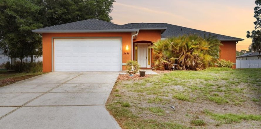 House in North Port, Florida 3 bedrooms, 192.49 sq.m. № 2195135