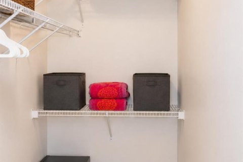 Снять в аренду кондоминиум в Делрей-Бич, Флорида 4 комнаты, 81.75м2, № 2254636 - фото 10