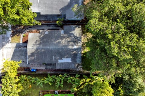 Снять в аренду виллу или дом в Форт-Лодердейл, Флорида 1 спальня, 60.39м2, № 1983997 - фото 21