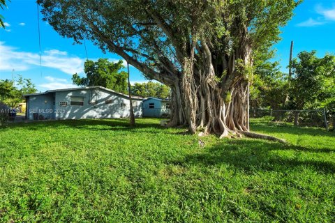 Снять в аренду виллу или дом в Форт-Лодердейл, Флорида 1 спальня, 60.39м2, № 1983997 - фото 17