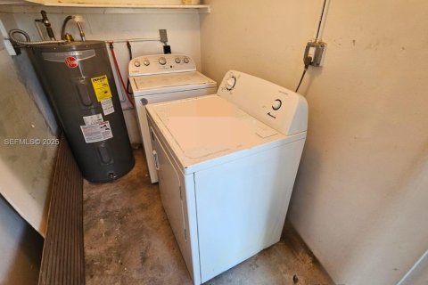 Снять в аренду виллу или дом в Форт-Лодердейл, Флорида 1 спальня, 60.39м2, № 1983997 - фото 13