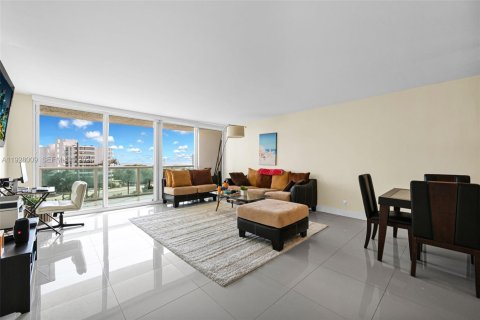 Copropriété à louer à Sunny Isles Beach, Floride: 2 chambres, 141.3 m2 № 1987517 - photo 19